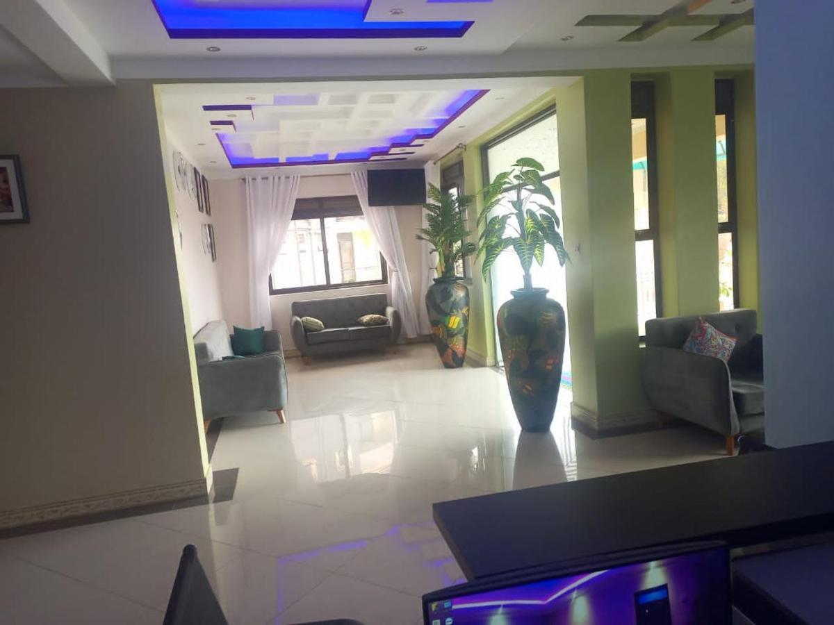 Das Berliner Hotel Kampala Dış mekan fotoğraf