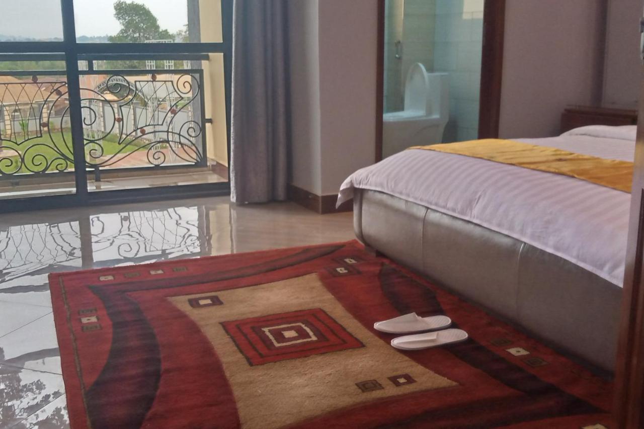 Das Berliner Hotel Kampala Dış mekan fotoğraf